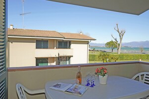 Apartment | Terrace/patio