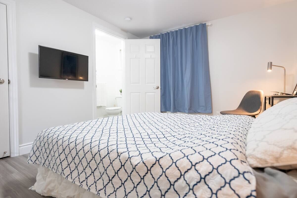 Private Suite With Full Kitchen