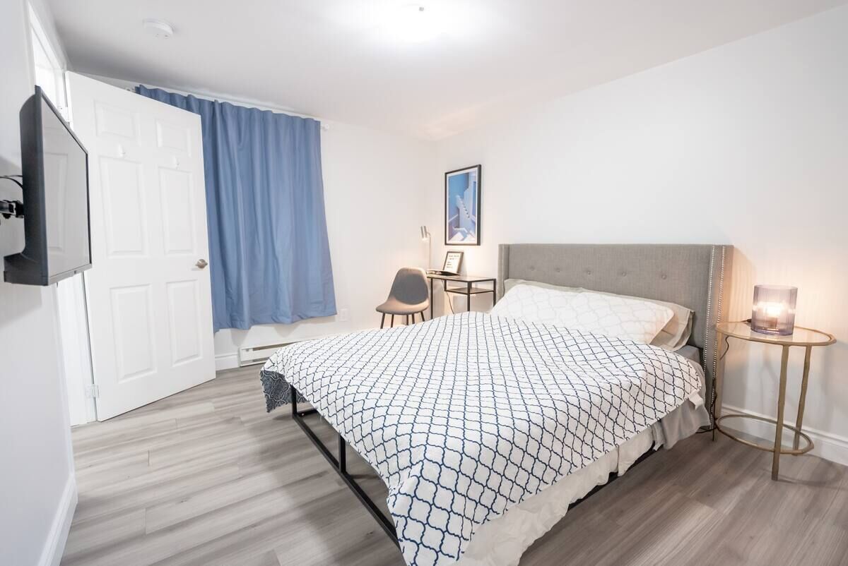 Private Suite With Full Kitchen