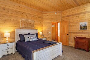 3 chambres, fer et planche à repasser, lit de bébé portatif