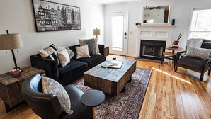 Unclassified image, 3 of 23, button - Urban Chic Townhouse (Columbia)