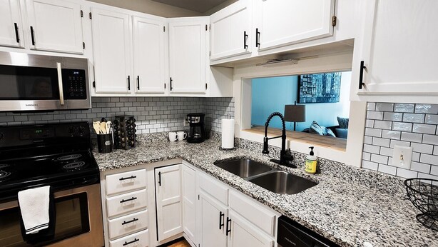Unclassified image, 1 of 23, button - Urban Chic Townhouse (Columbia)