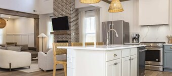 Perfect Retreat! 6min Walk to the Beach! Luxury!!