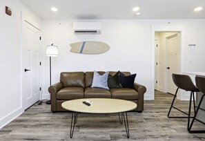 TV - Teahupo'o - Loft #2 - 8 min walk to the beach (Virginia Beach)