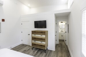 1 bedroom, iron/ironing board, travel cot, WiFi