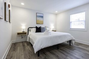 1 bedroom, iron/ironing board, WiFi, bed sheets - Rincon - Loft #6 - 8 min walk to the beach (Virginia Beach)