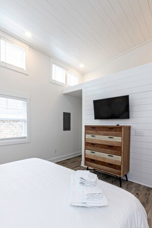 1 habitación, tabla de planchar con plancha, wifi y ropa de cama