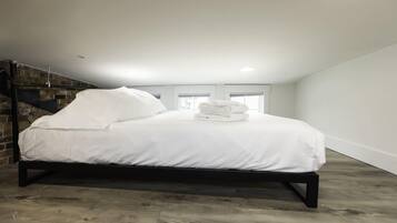 1 bedroom, iron/ironing board, travel crib, WiFi