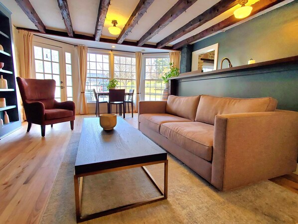 Smart TV, fireplace, offices