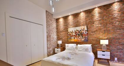 Luxurious Penthouse in Old Montreal featuring a majestic roof terrace