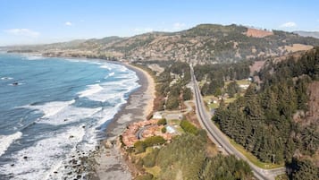 Una spiaggia nelle vicinanze