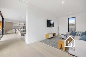 Smart TV, fireplace, DVD player