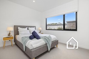 4 bedrooms, desk, iron/ironing board, travel cot