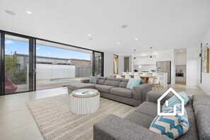 Smart TV, fireplace, DVD player