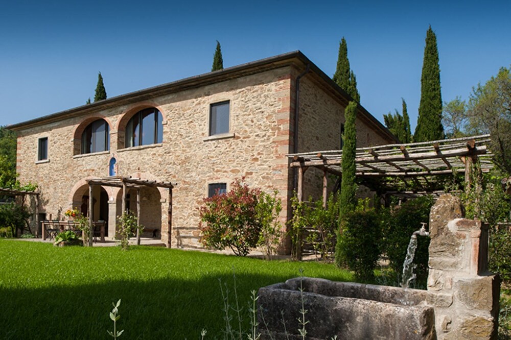 Villa Leopoldina - Independent villa with garden and private pool