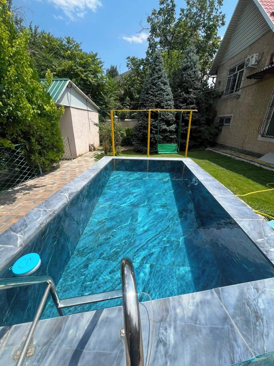 Piscina externa sazonal