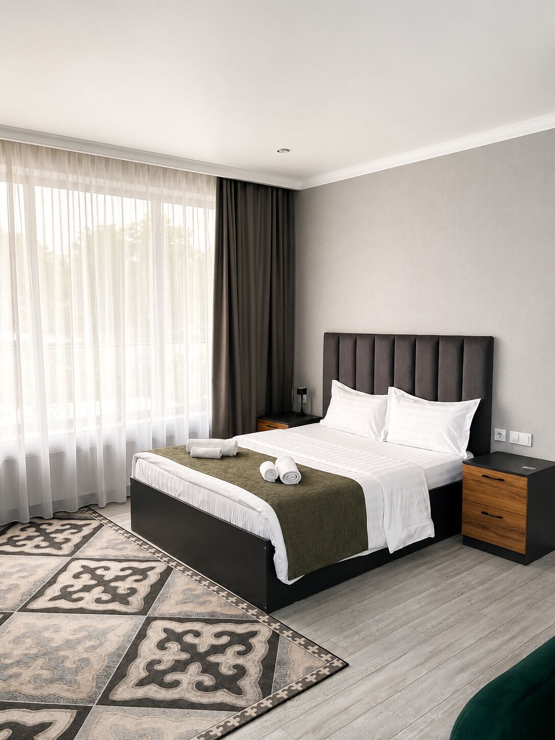 Deluxe Room | In-room safe, desk, laptop workspace, blackout drapes