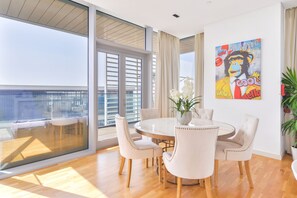 Luxury Apartment, 2 Bedrooms, Balcony, Sea View | Dining room
