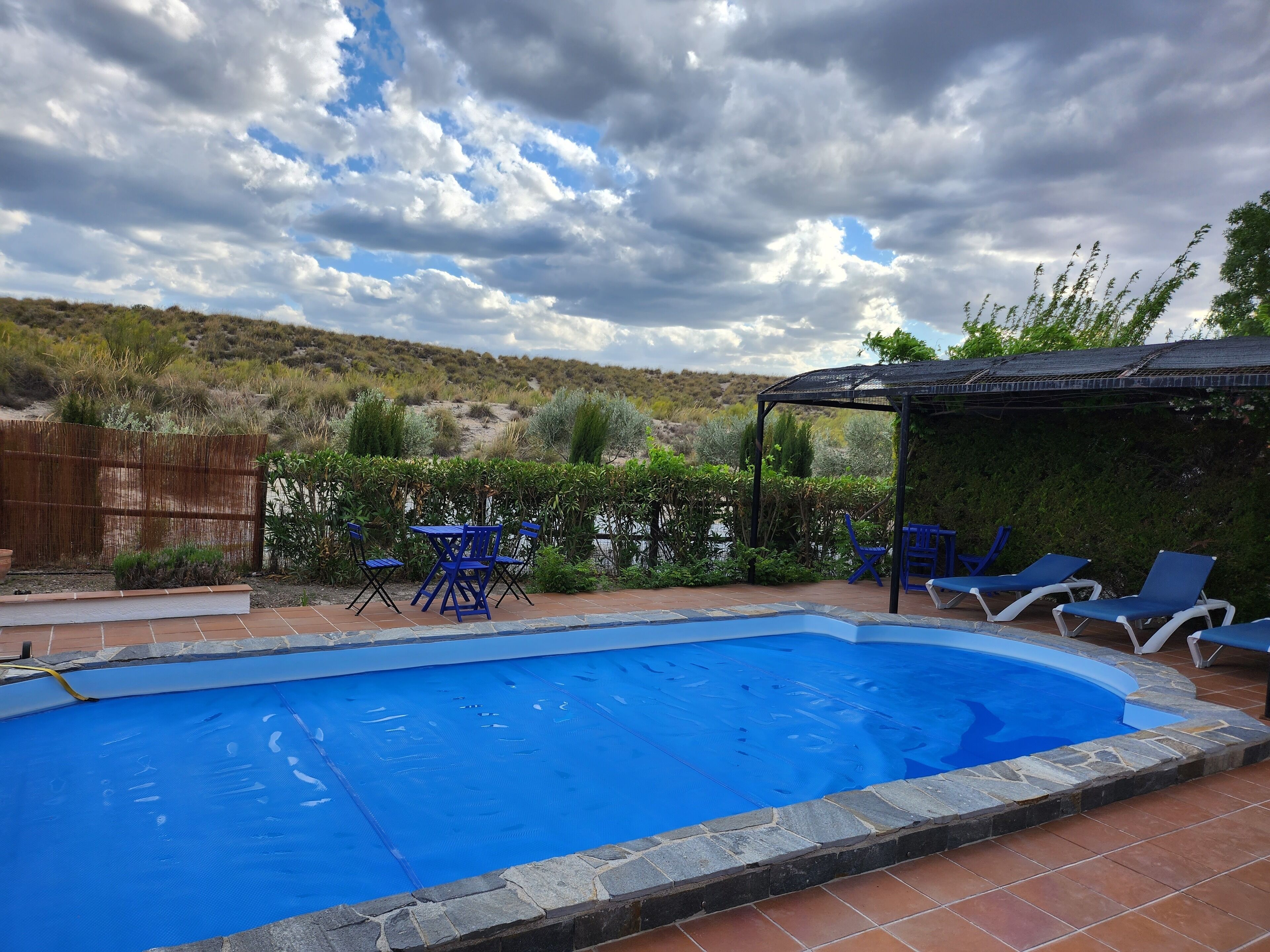 Een seizoensgebonden buitenzwembad