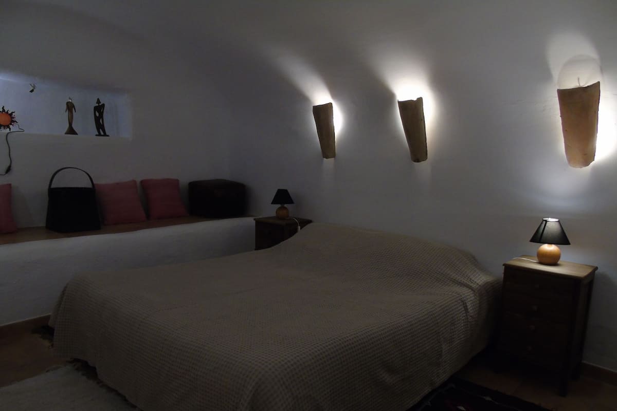 2 habitaciones, decoración personalizada y muebles diferentes