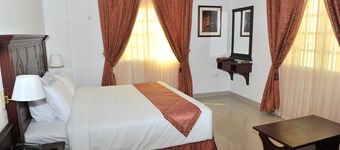 Manam Sohar Hotel Apartments