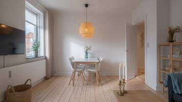 Apartment | Dining