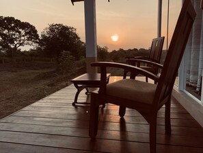 Terrace/patio - Thihawa Eco Huts Yala (Tissamaharama)