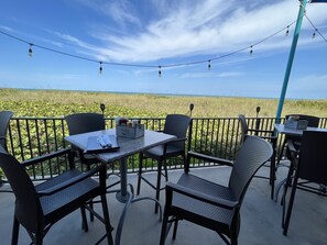 屋外ダイニングエリア