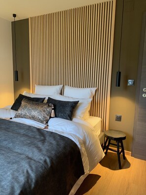 4 bedrooms, iron/ironing board, travel cot, free WiFi