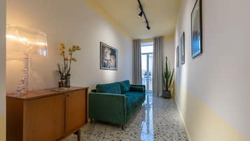 Deluxe-Zimmer, 1 Doppelbett und Schlafsofa, Stadtblick | Wohnbereich