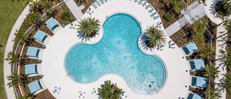 Piscine extérieure, piscine chauffée