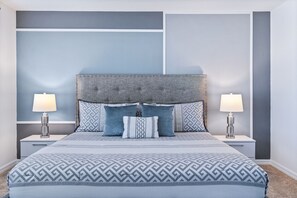 7 chambres, fer et planche à repasser, lit de bébé portatif