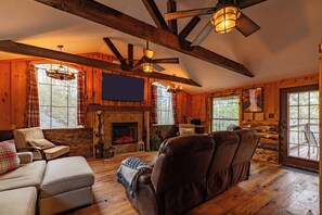 Smart TV, fireplace, DVD player, stereo