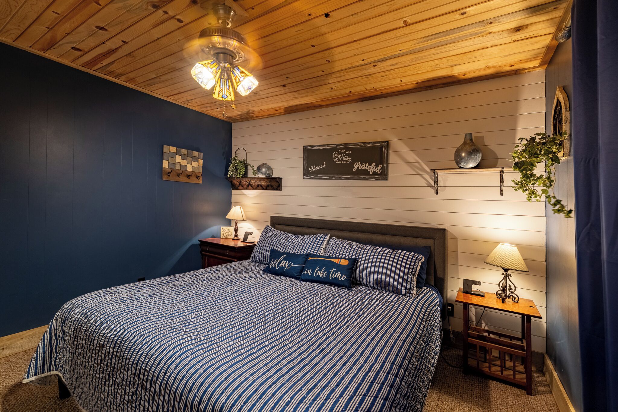 5 bedrooms, desk, travel crib, free WiFi