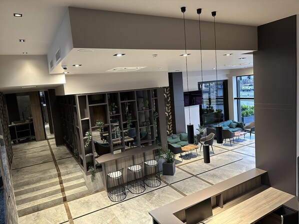 Lobby lounge - VALOR (Montana)