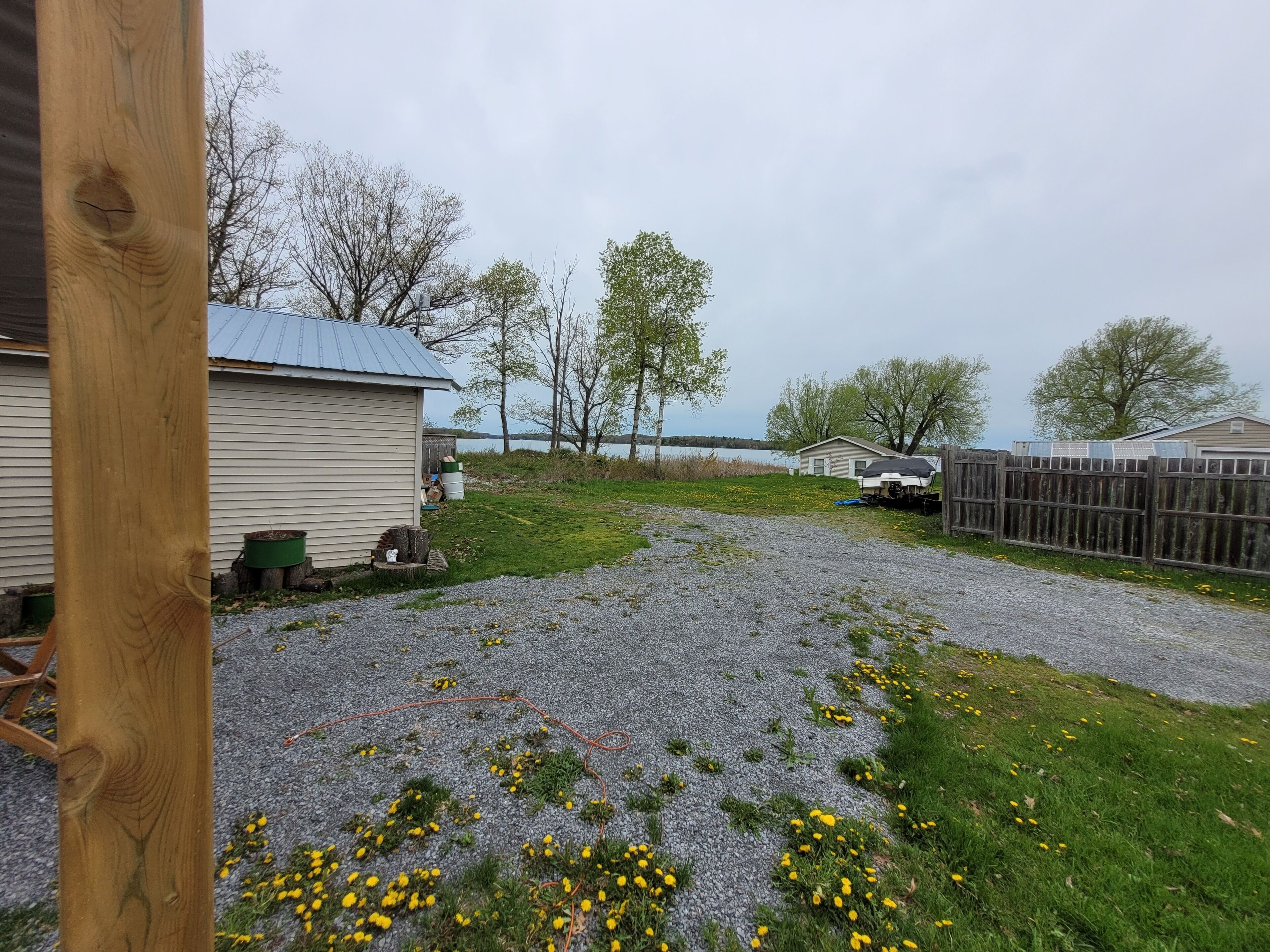 We Invite you to Enjoy Cozy Cottage on Howe Island