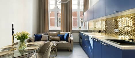 Deluxe Apartment | 1 bilik tidur, seterika/papan seterika, Wi-fi percuma