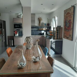 Dining - Mas Louis II (Vauvert)