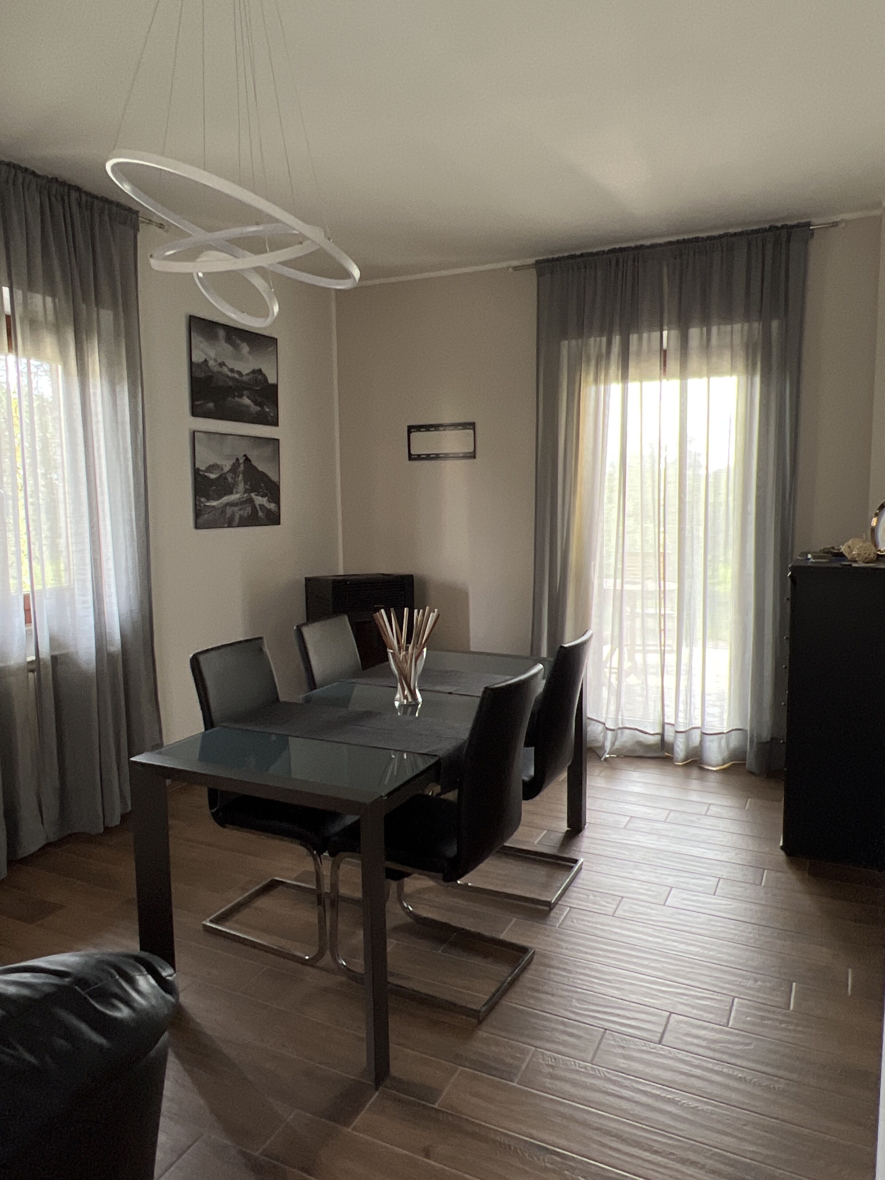 Casa | Area soggiorno | TV LCD 42 pollici con canali digitali, TV, servizi in streaming