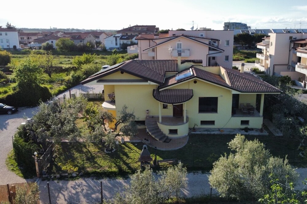 Villa Ma-ya