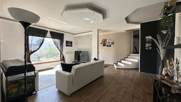 42-Zoll-LCD-Fernseher mit Digitalempfang, Fernseher, Streaming-Dienste