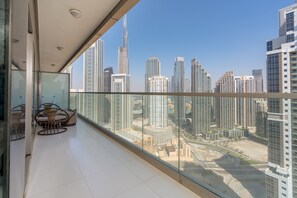 Property grounds - Luxurious 2B With Burj Views in Business Bay (Dubai)
