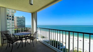 Property grounds - Apollo 901: 3 Bedroom Beautiful Beach Front Condo! (Marco Island)