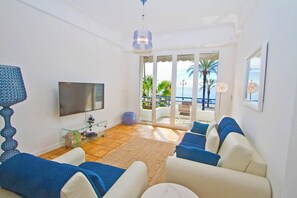 TV - Promenade des Anglais - Sea View 2bdr by B'Your Home (Nice)