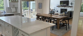 Modern coastal retreat w/ pool,  close to beaches and golf courses.