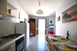 Room amenity - Alba Two-room Air-conditioned Holiday Home for 4 Guests (Melendugno)