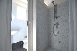 House, 1 Bedroom, Smoking, Balcony | Bathroom shower - Alba Two-room Air-conditioned Holiday Home for 4 Guests (Melendugno)