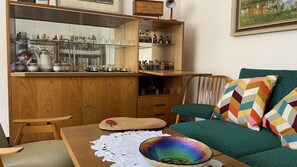 House, 2 Bedrooms, Accessible, Smoking | Living room