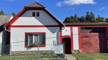 House, 2 Bedrooms, Accessible, Smoking | Front of property