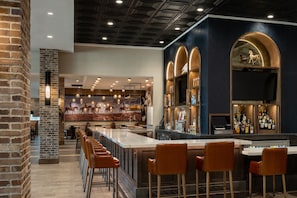 Lobby lounge - Delta Hotels by Marriott Wichita Falls Convention Center (Wichita Falls)